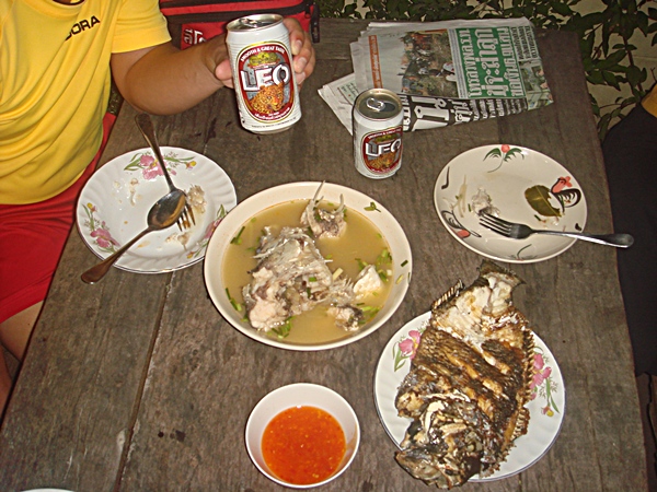 อันนี้ทอดกินเมื่อวานครับ พร้อมปลาตะโกกต้มยำ :umh: :umh: :cheer: :cheer: :cheer: :cheer: