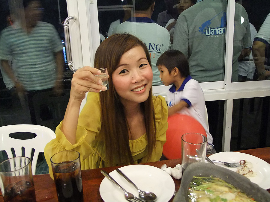 [b]เอาจริงเหรอป้าเปิ้ล เดี๋ยวมาว นะ อิอิ[/b]
:laughing: :laughing: :laughing: :laughing: :laughing: