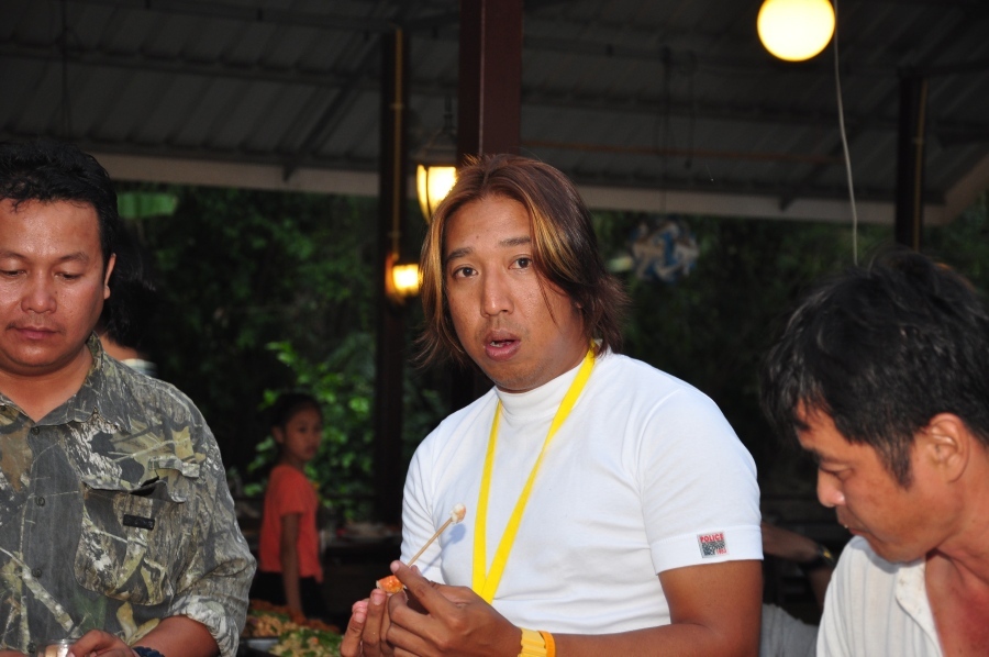 มาหลังเค้าก็แบบนี้และ ต้องรีบบี้ตามเค้าให้ทัน :laughing: :laughing: :laughing: