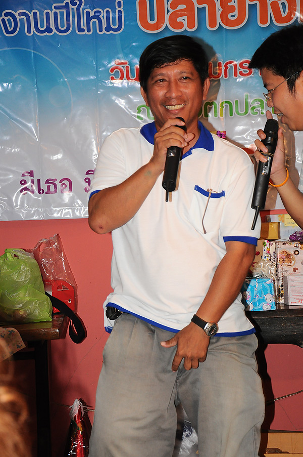 [b]ข้างล่างเลย ผิดระเบียบเลยอ่ะ อิอิ[/b]
:laughing: :laughing: :laughing: :laughing: :laughing: :la