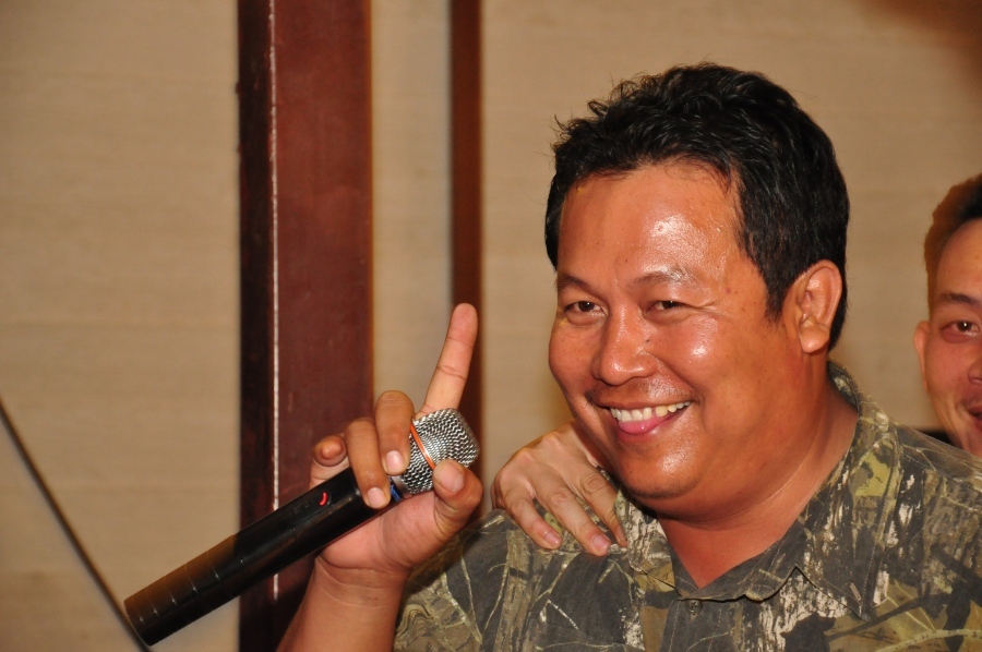 แนะมีเล่นลิ้นซะด้วย  :laughing: :laughing: