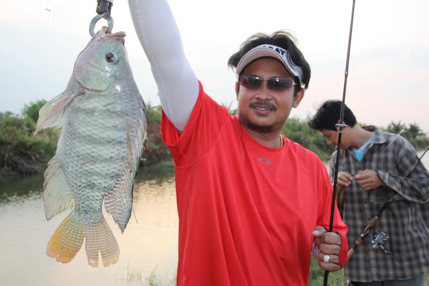 [q][i]อ้างถึง: FiShinGPex posted: 18-01-2555, 14:29:19[/i]

^__^ +1 ไปเลยครับน้าๆ  หล่อสุดๆ :grin: