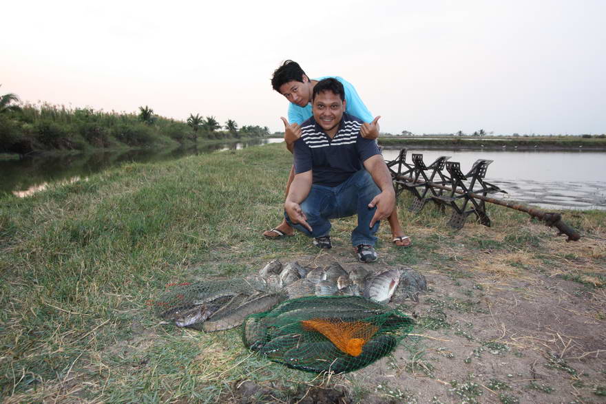 เพื่อนพ้องน้องพี่ :cool: :cool: :cool: :love: