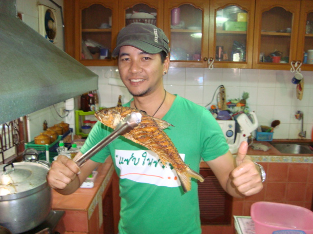  [b]ทอดเสร็จแล้วเหลืองหอมน่ากิน[/b]