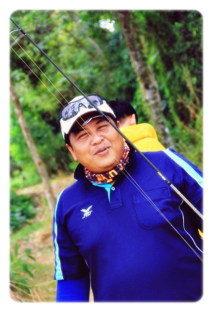 

  น้าเบิร์ด .....ยิ้มแห้งกลับมาเจอกันที่จุดนัดถ่ายรูป ......  :grin: :grin: