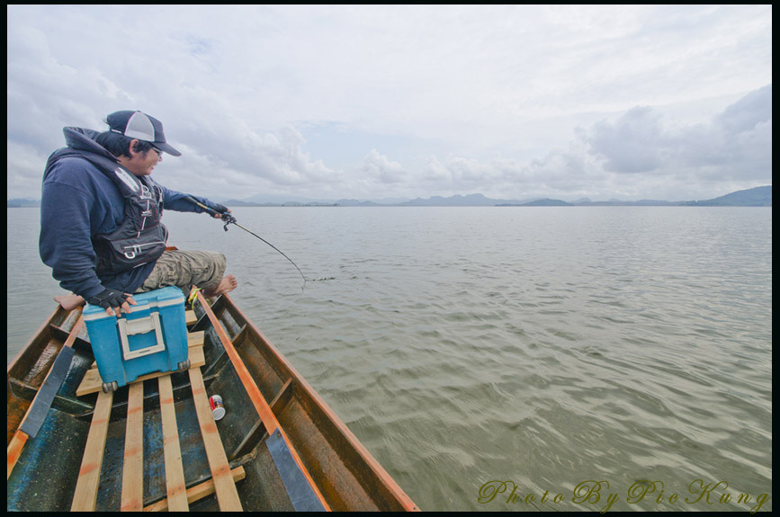 ชอบจริงๆครับเวลาปลาถึงเรือแล้วมุดครับช้อบชอบ :grin: :grin: