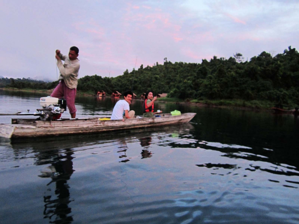 หลังจากที่ผมออกเรือ  น้าเอกก็อวยพรทันที :laughing: :laughing: :laughing: