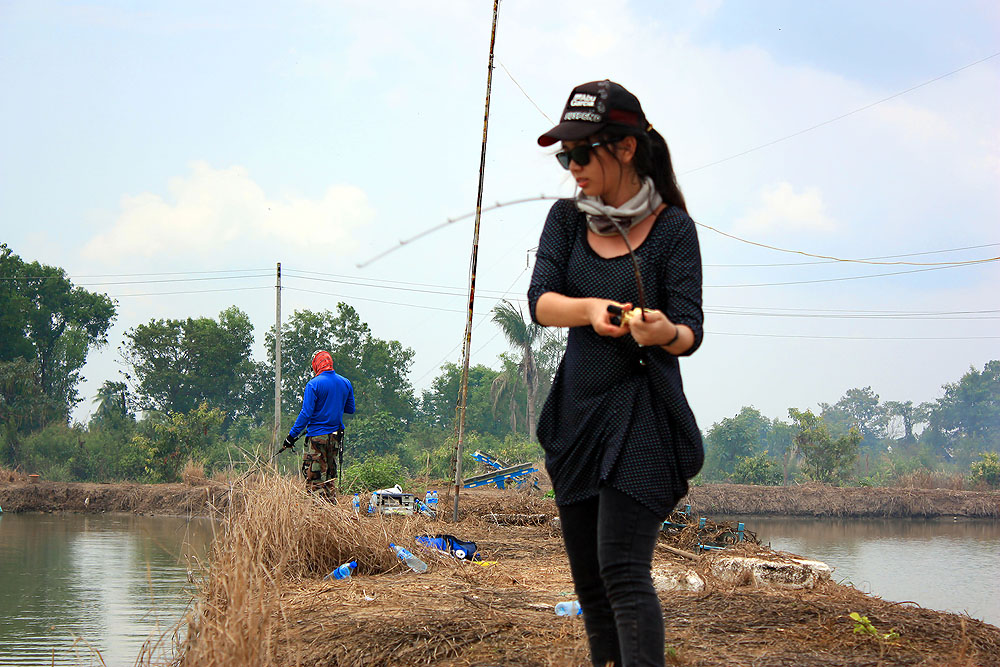  [b]ยืมรูปที่ถ่ายไว้ตอนตกกระพงของน้อง Mix_Berry แล้วกันท่าวัดปลากระพงแปดริ้ว[/b] :grin: :grin: :grin