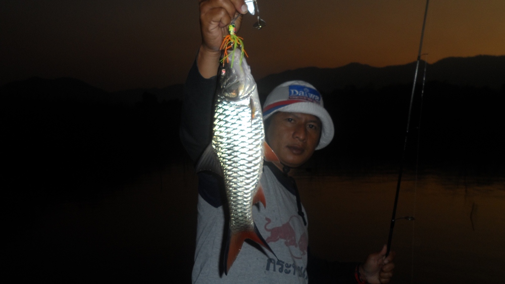 ขอหล่อหน่อยใกล้มืดแล้ว :grin: