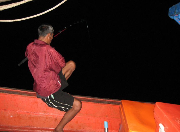 น้าเหวยลูกเรืออีกคนโดนเรียกให้มาช่วยตก :cheer: :cheer: