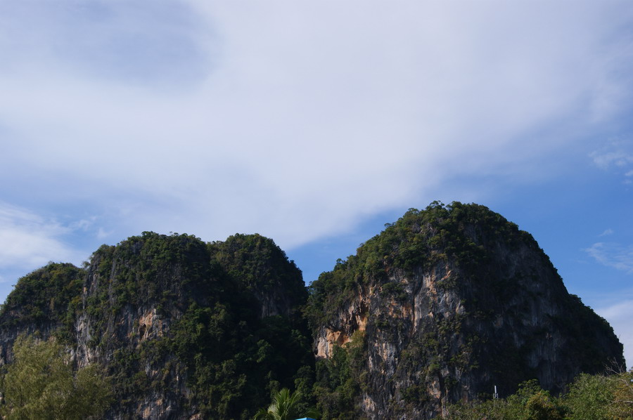 บรรยากาศ ที่ท่าเรือ ระหว่างรอเรือ ไปเติมน้ำ มัน