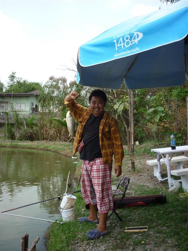 แต้สอยเรือดำน้ำไซส์โลขึ้นมาอีกหนึ่งหน่วย  :smile:

                   ผมประมาณว่ามันได้โลน๊ะ แต่พอ
