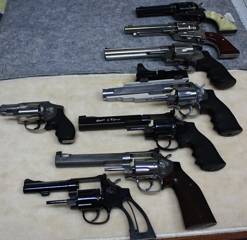 จำพวกเก็บปลอกก็มีนะครับพี่  ลูกสมุนอยากได้ก็ซื้อแจกซะเลย  ปืนนี้เป็นปืนBB GUN (โปรดใช้วิจารณญานในการ