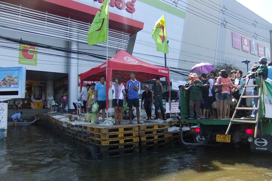  [b]เดินทางต่อครับ นี่คือท่าเรือบิ๊กซีสะพานใหม่[/b]