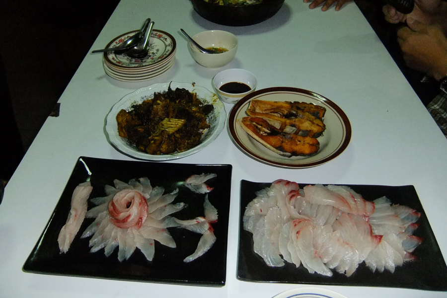  [b]เมนูวันนี้ ได้น้อยก็กินน้อย ได้มาก็กินมาก ไม่ก็แจกจ่ายข้างบ้าน[/b] :umh: :umh: :umh:


 [b]ออ