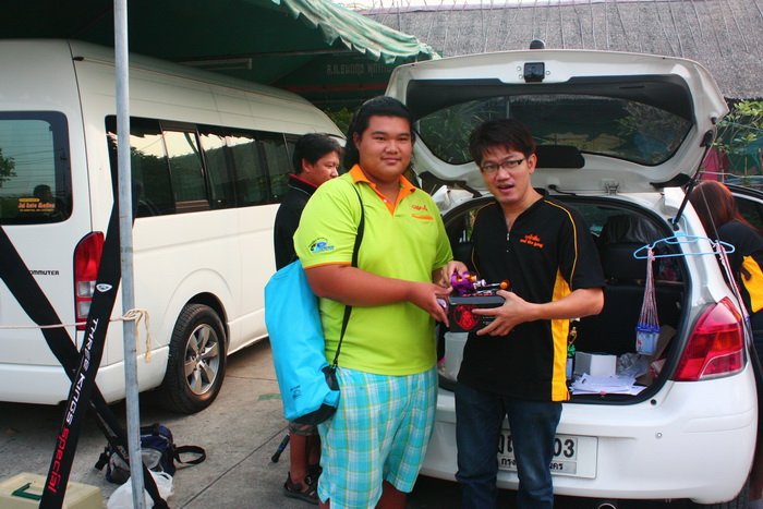เฮียเจตต์ ส่งตัวแทนมอบของมาร่วมสนุก


รอก จีแมกซ์ 1ตัวครับ
