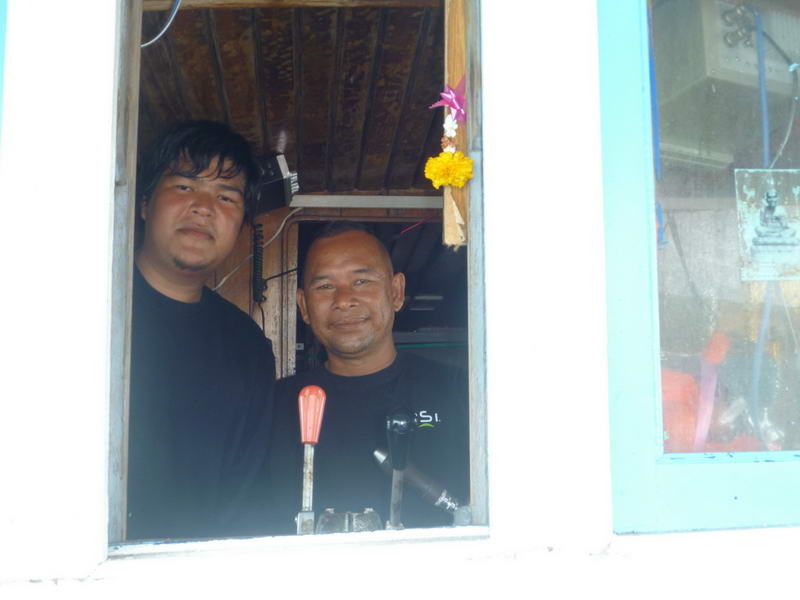 หนุ่มชุมพร  กะ  ไต๋เรือง    :laughing: :cool: :cheer:
