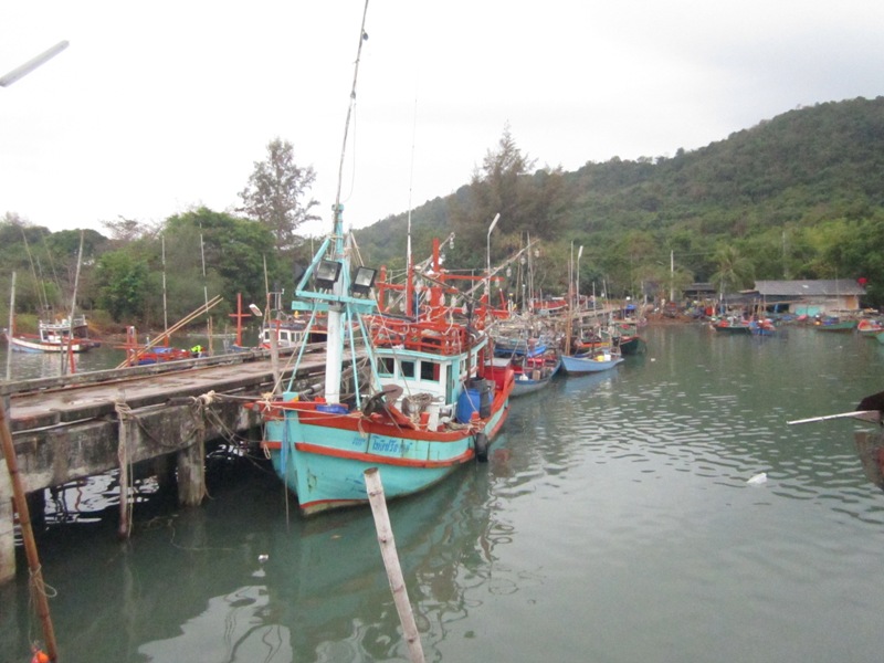 เรามาลงเรือที่ท่าเสด็จ จันทบุรีครับ