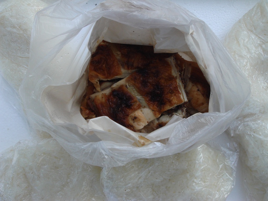 จัดเหนียวไก่ย่างกันก่อนนะครับ.... :grin: :umh: