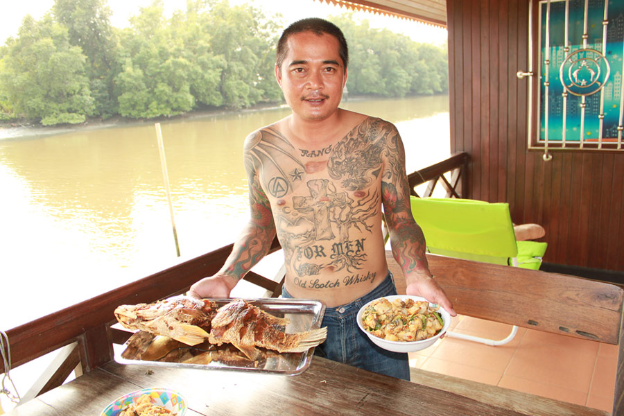 ม่ะเสร็จแล้ว มากินข้าวกันนะ :umh: