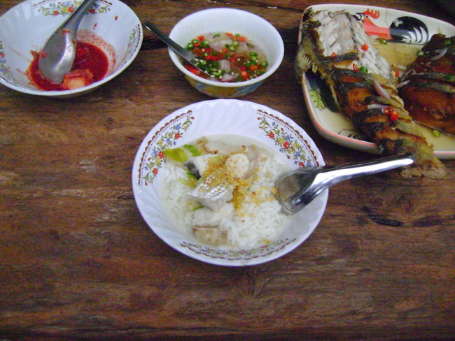  [b]ข้าวต้ม แกล้มเต้าหู้ยี้ สุดยอดเลย[/b]  :umh: :umh: :umh: :umh: :umh: :umh: :umh: :umh: