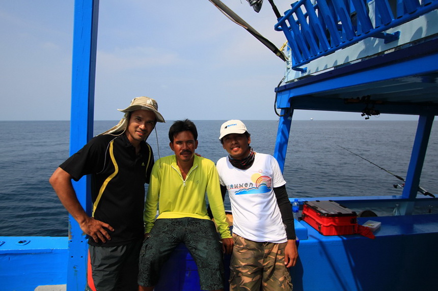 ต้องถ่ายรูปคู่กันหน่อยครับ สามทหารเรือ เ์ฮ้ย ! ไม่ใช่ สามทหารเสือ  :think: :think: :think: :think: :