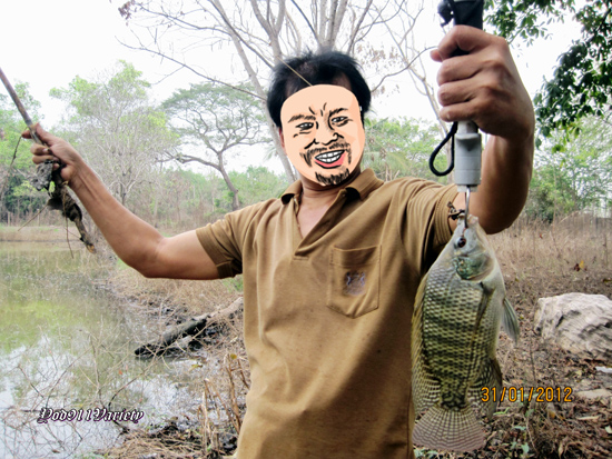 ไซ้กำลังกินเลยครับ สังเกตุดูด้ามคันลายดินเหนียว :laughing: :laughing: :laughing: