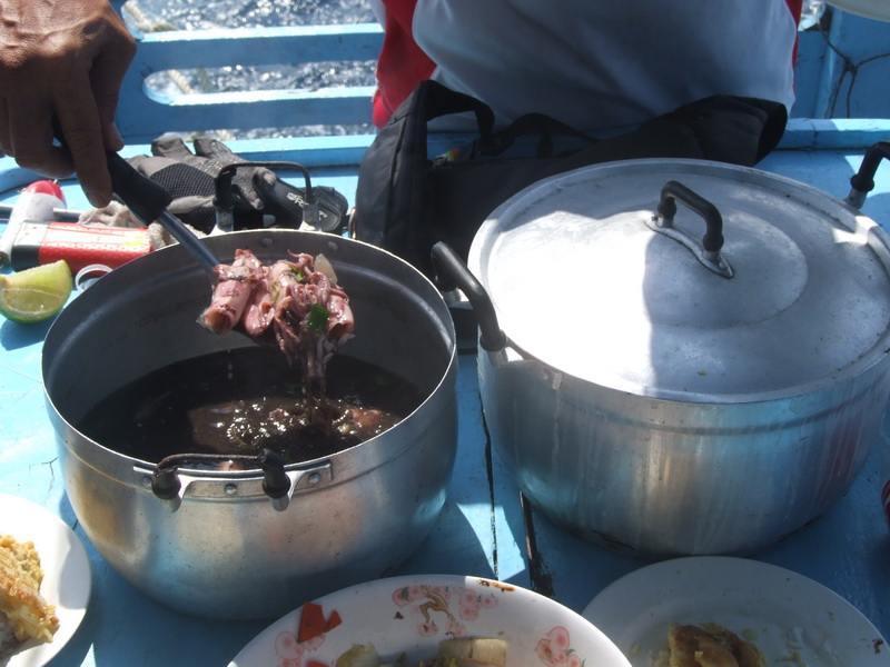 
เมนู  โปรดของใครหลายคนครับ  อาหารเช้า สุดอร่อยของเรือ ไต๋หนู   :cheer:
