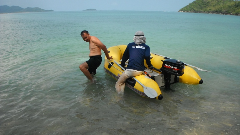 เดื๋ยวจะทดสอบเรือ   ว่าเรือยางเครื่อง5แรง  แรงแค่ไหน :laughing: