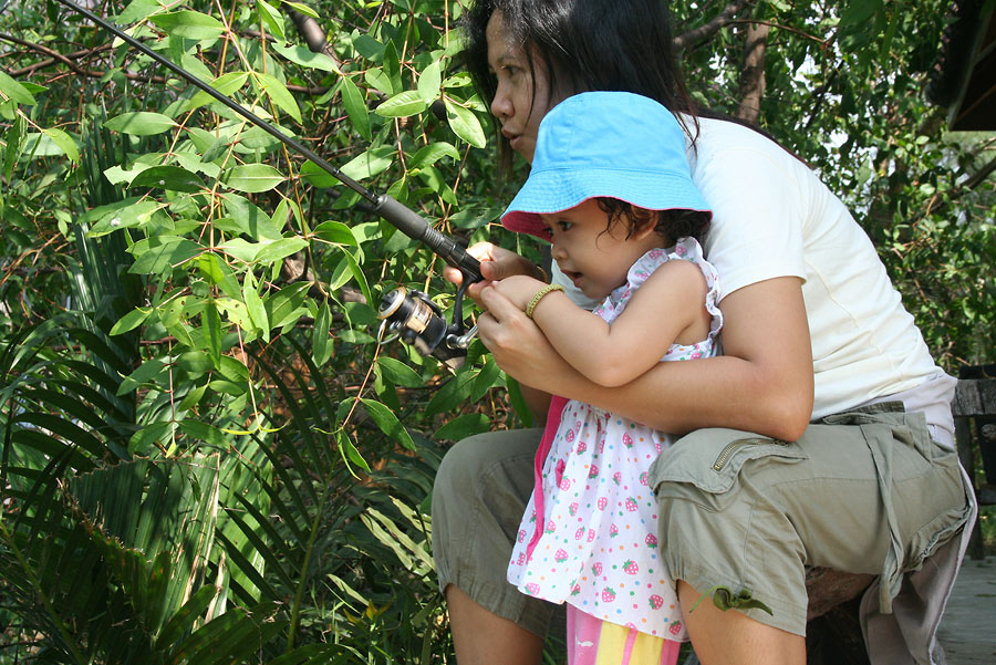 ลูก กะ...ภรรเมียร....ครับ...... :laughing: :laughing: :love: :love: :love: :love: