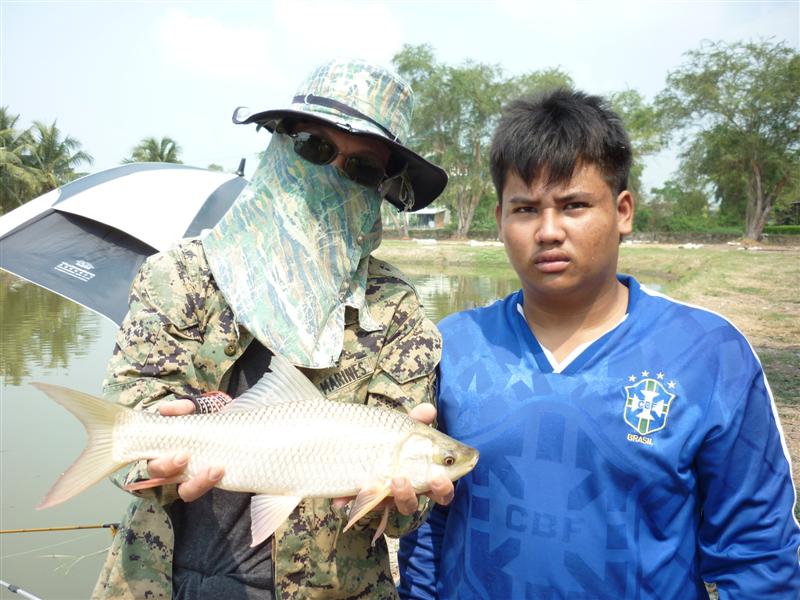 ขอถ่ายกับลูกชายน้าสุรัตน์หน่อย :smile:
