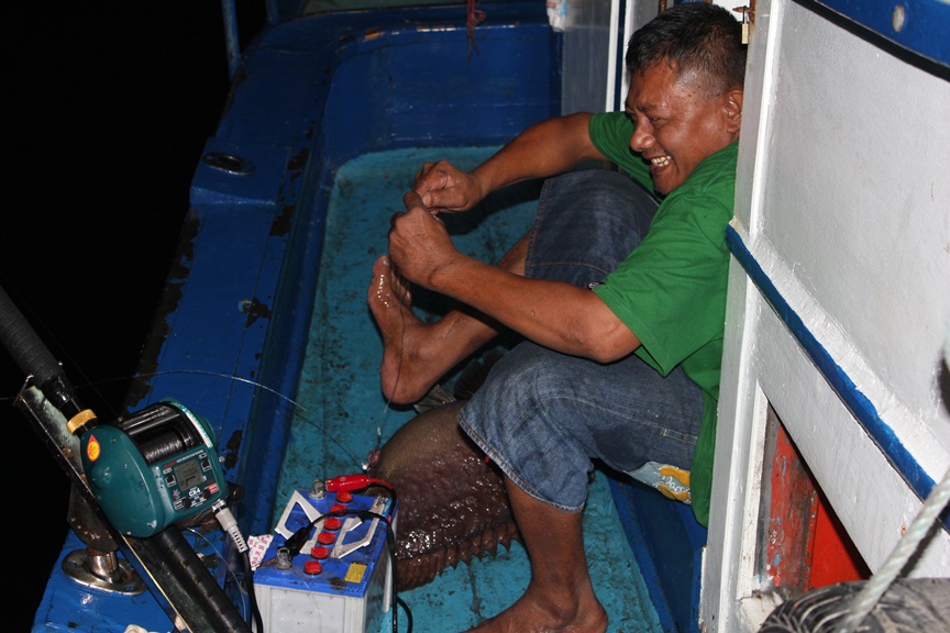 ไม่มีใครช่วยแล้วต้องช่วยตัวเองแบบตัวใครตัวมัน :laughing: :laughing: :laughing: