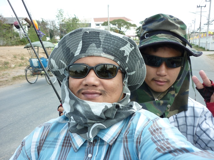 ออกกันสองคนคับ :grin: