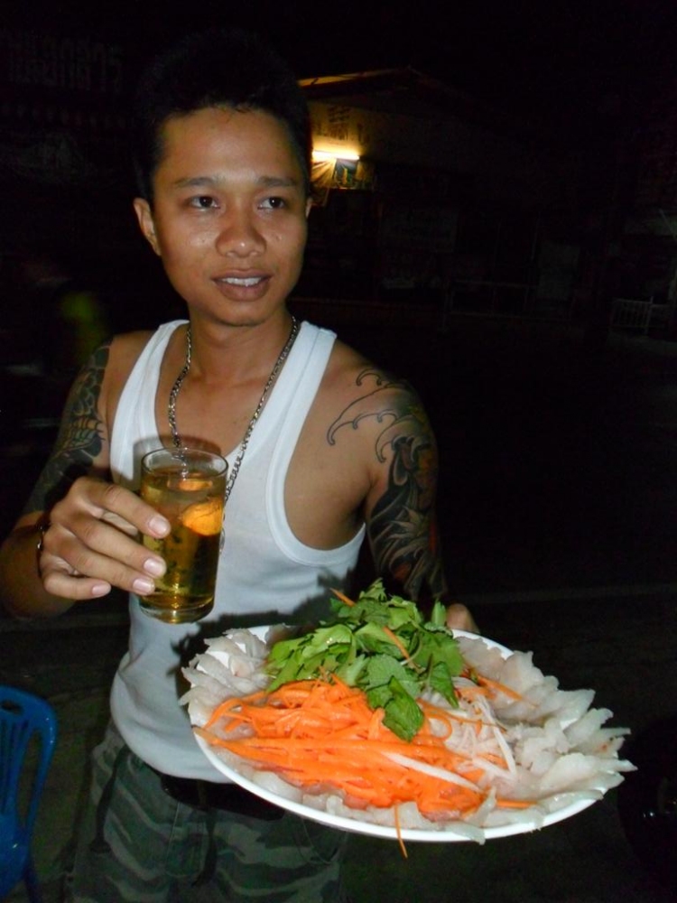 เก็บตก..  ปลาดิบสักจานมั๊ยครับ .. กับน้ำชา :grin: