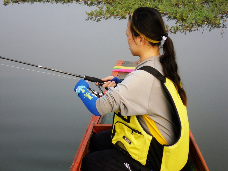 ขับเรือไม่นานก็ถึงหมายอีกที่หนึ่ง....ลุยๆกันต่อคับ :cheer: