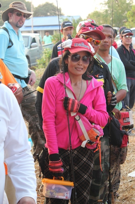 รูปนี้แอบถ่ายครับ  :grin: :grin: :grin: :grin: