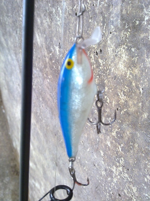 เอาเหยื่อมาตัวเดียวเอง(รีบออกมาลืม)เอาละได้ไม่ได้ก็ตัวนี้ละ(Rapala SHADRAP)ลืมเอาสีทองตัวเก่งมาเศร้า