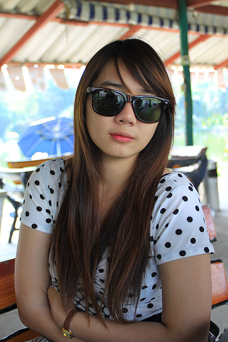 เอาน้องคนนี้มาช้อนให้ดีมั๊ย  :umh:
