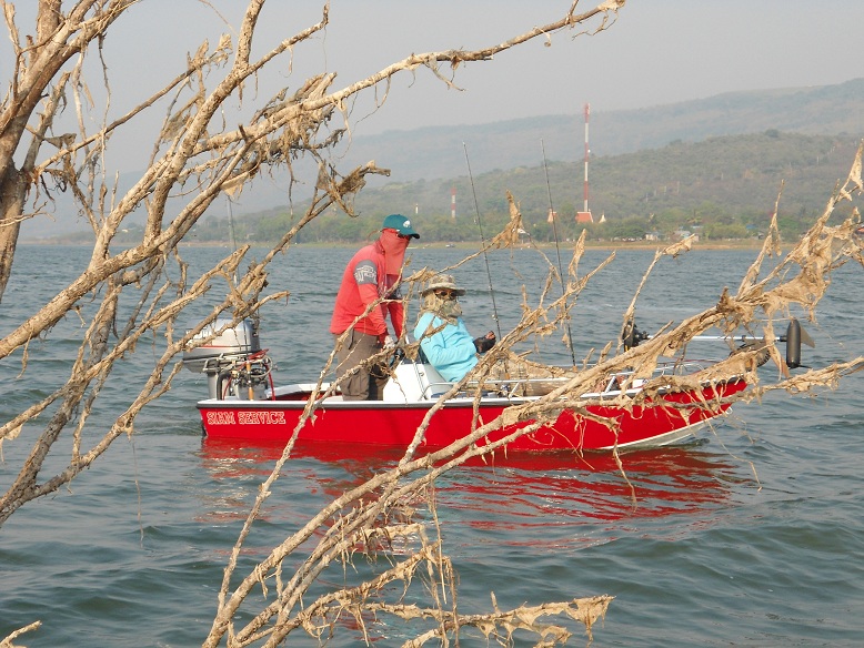  [b]เรือกลิ่นใหม่ๆ ของใครโฉบมาล่ะนี่[/b] :smile:
