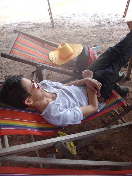 หลังจากที่กินข้าวกันเสร็จทุกคนก็อยู่ในสภาพนี้ :laughing: