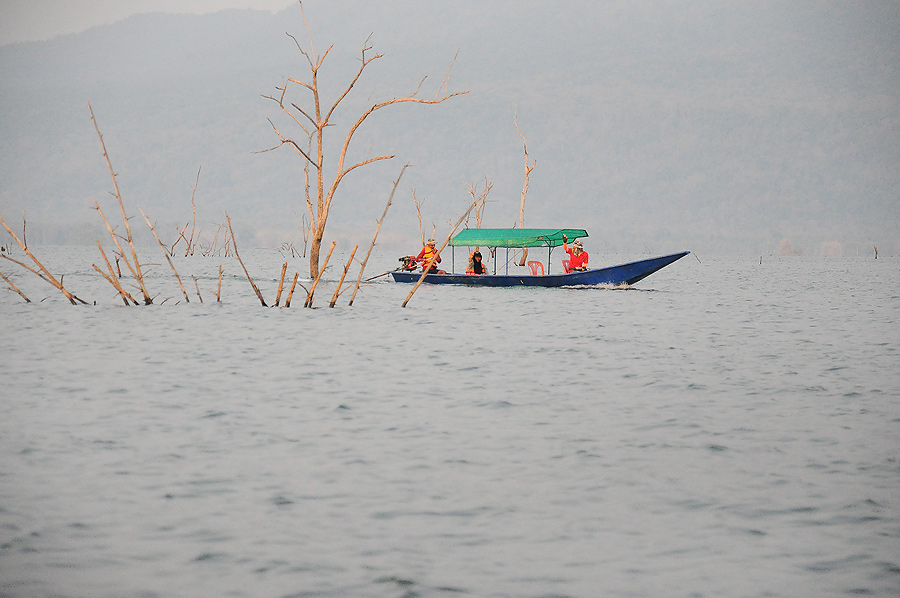 วิ่งเรือออกมาได้ก็เข้าหมายที่เช็คไว้เลย ได้ปลามีไซส์มา 6 ตัว ครึ่งโลถึง 1 โล สบายตัวแล่ะวันนี้เดี๋ยว