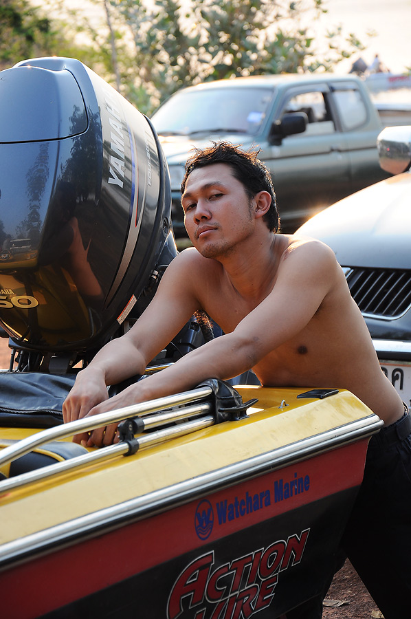 เอาเบื้องหน้าของอีกคนที่จะลงแข่งให้ทีม Actionlure ต่อไปทีมตรูจะเป็นไงว่ะเนี่ย แต่ล่ะคน....กร๊ากกกกกก