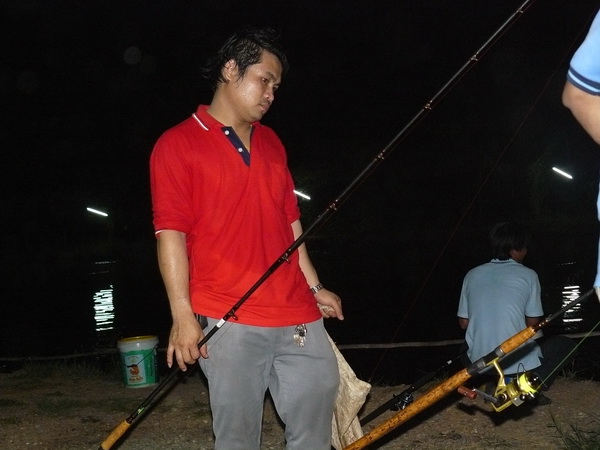 คุณต้น ทีมงานบ่อสุนทรี เอามาลุ้นก่อนตัวแรก :cool: :cool: :cheer: :cheer: