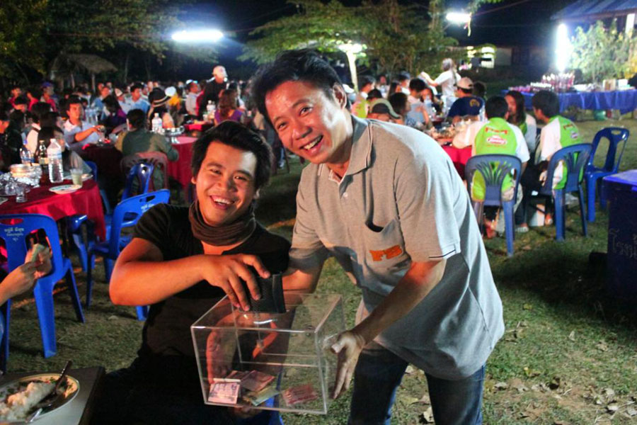 สมทบทุนปล่อยพันธุ์ปลา ในงานหน้า เขาแหลม ใส่กระเป๋าไปด้วยเลย  :laughing: