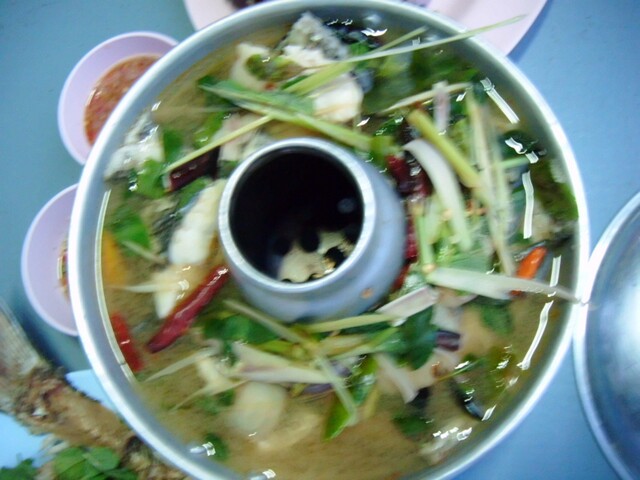 ปิดท้ายด้วยเมนูนี้ ต้มยำหมอบัตเตอร์ :umh: