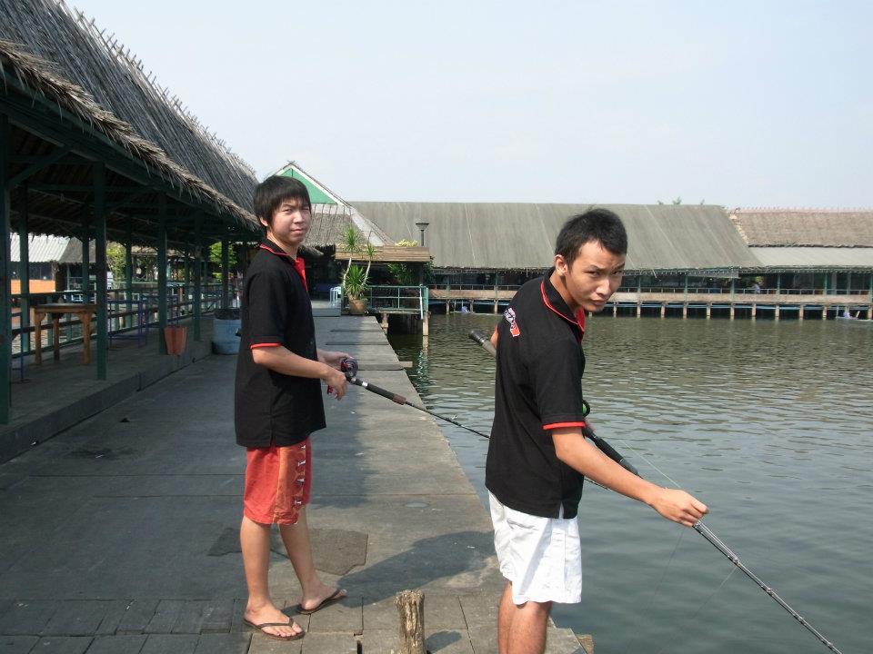 ฟู่อยู่มาถ่ายรูปเดี๋ยวจับกินซะนิ
