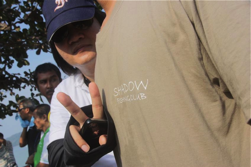 น้าตุ๊ทีมบันเทิงยืนอยู่ข้างเล็กชาโดว์ครับ