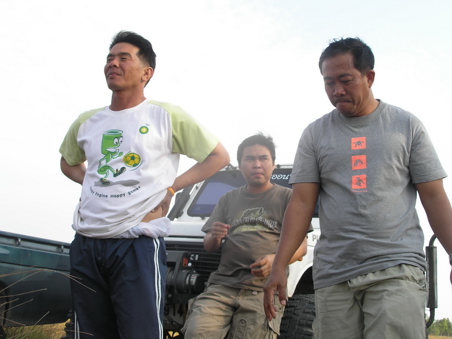 พีเสือ   พี่หมู  น้า สังกะลี  มาแล้วคับ   

 :cheer: :cheer: