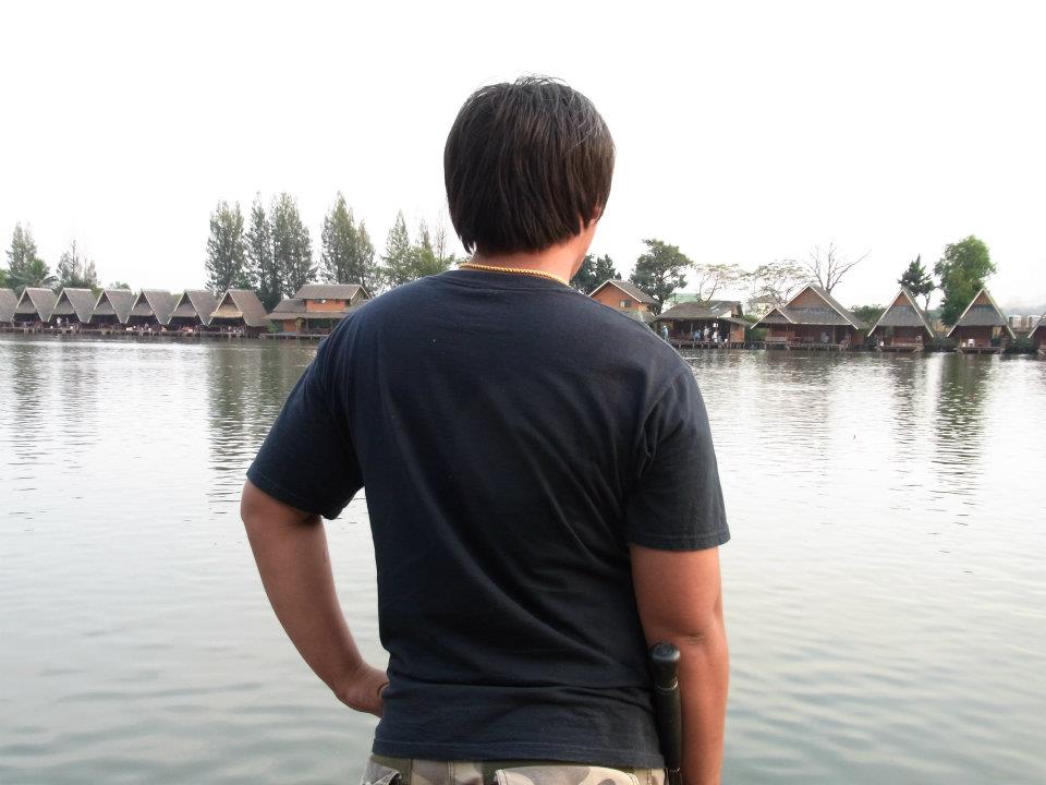 นี่มีแต่เสื้อยังไม่ได้ปัก