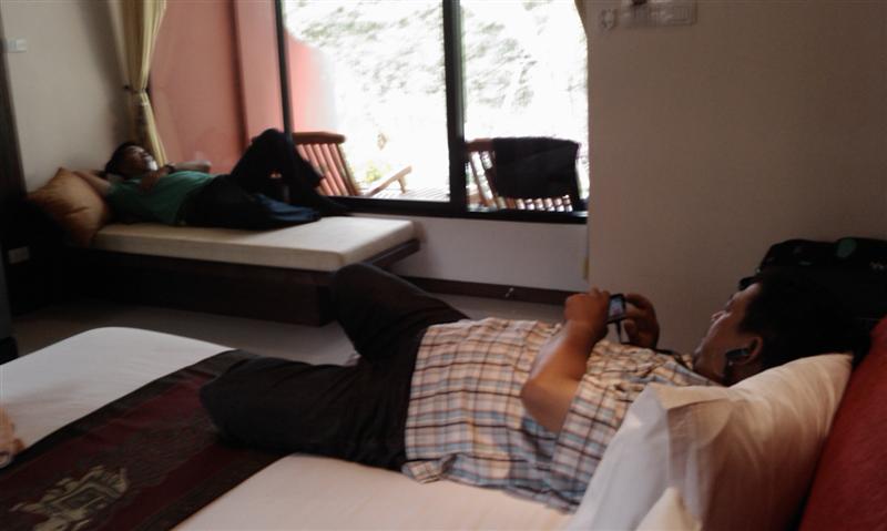 [q][i]อ้างถึง: บ่าวอ้วน posted: 21-02-2555, 22:52:49[/i]

 :cheer: :cheer: :cheer: :cheer: :cheer: